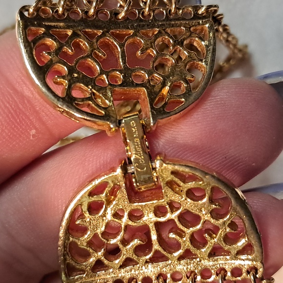 Goldette gold tone signed statement necklace - Picture 4 of 5